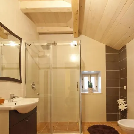 Nina - Three Bedroom With Terrace And Swimming Pool Apartment Mocici